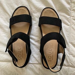 Super cute Soul Naturalizer platform sandals!!